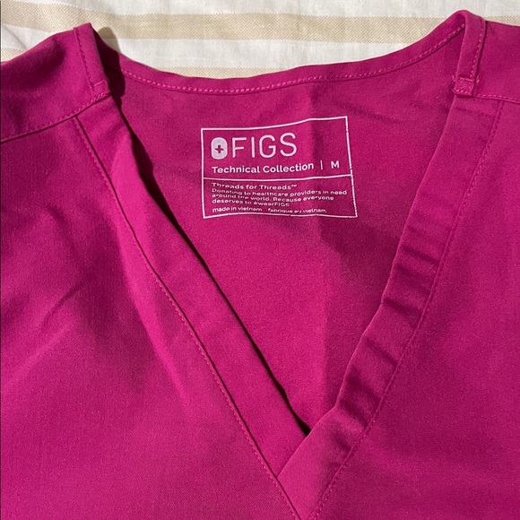 Figs Raspberry Scrub Set with Blue Accents - Picture 2 of 6